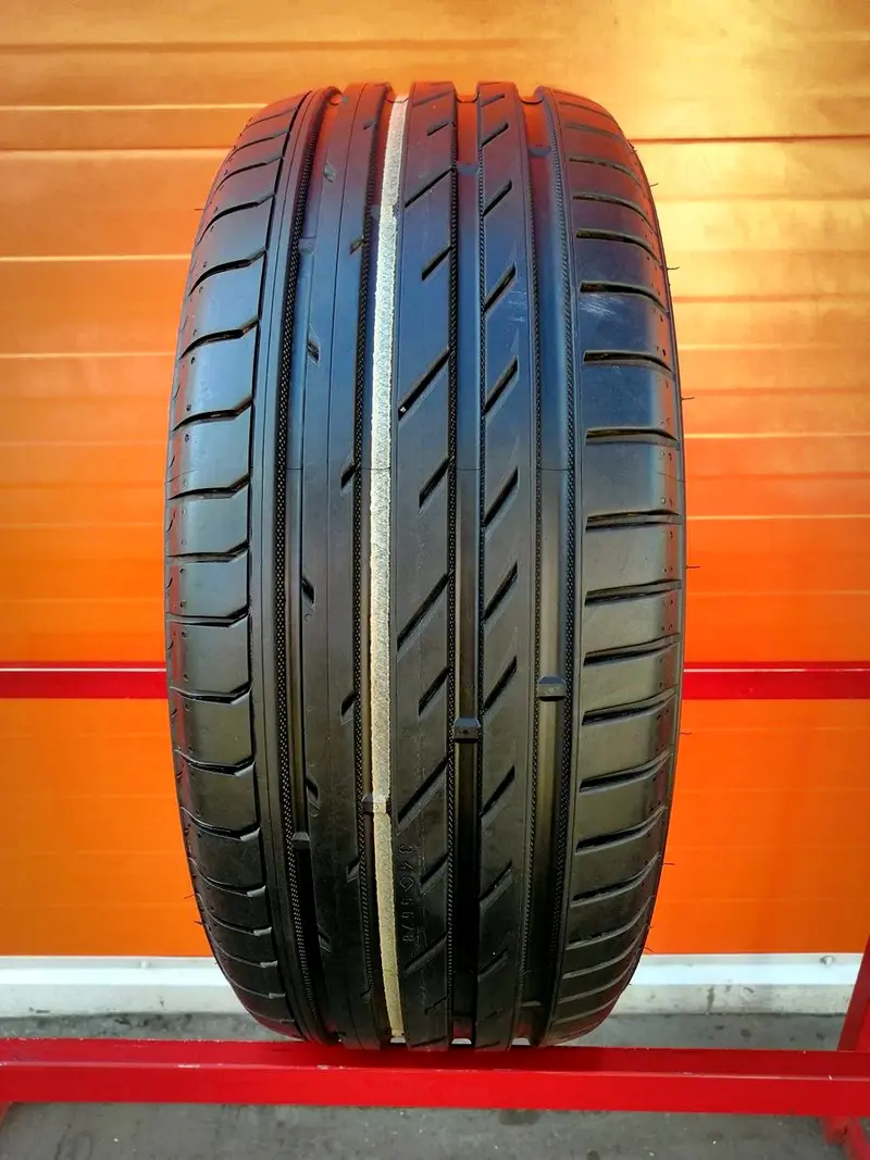 Б/у шина 235/35 R19 Nokian zLine