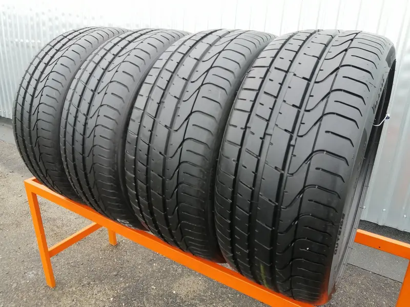 Комплект б/у шин 235/35 R19 Pirelli P Zero, фото 1