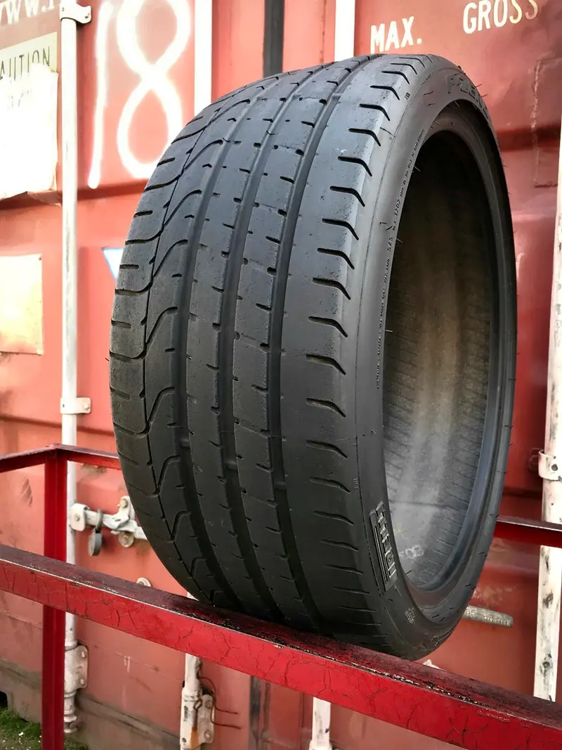 Б/у шина 235/35 R19 Pirelli P Zero, фото 1
