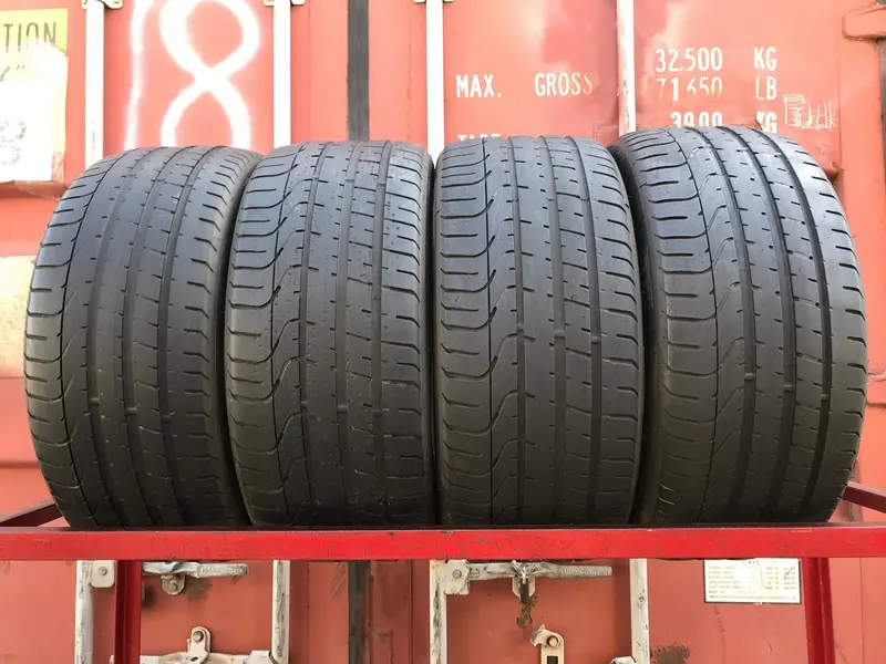 Комплект б/у шин 235/35 R19 Pirelli P Zero