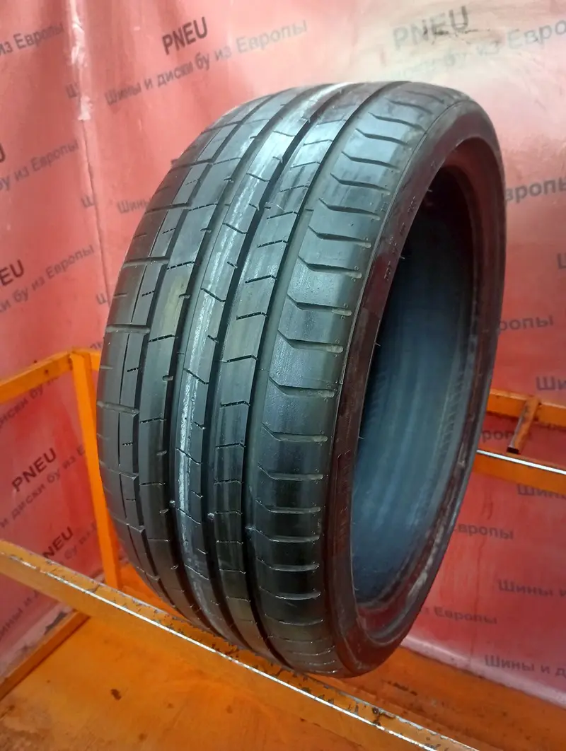 Б/у шина 235/35 R19 Pirelli P Zero PZ4