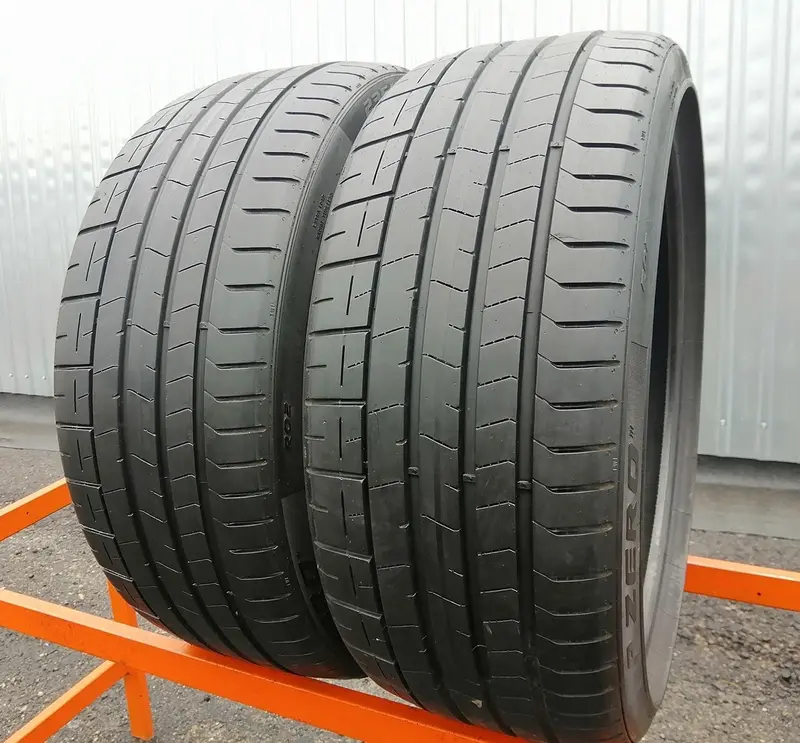 Пара б/у шин 235/35 R19 Pirelli P Zero PZ4