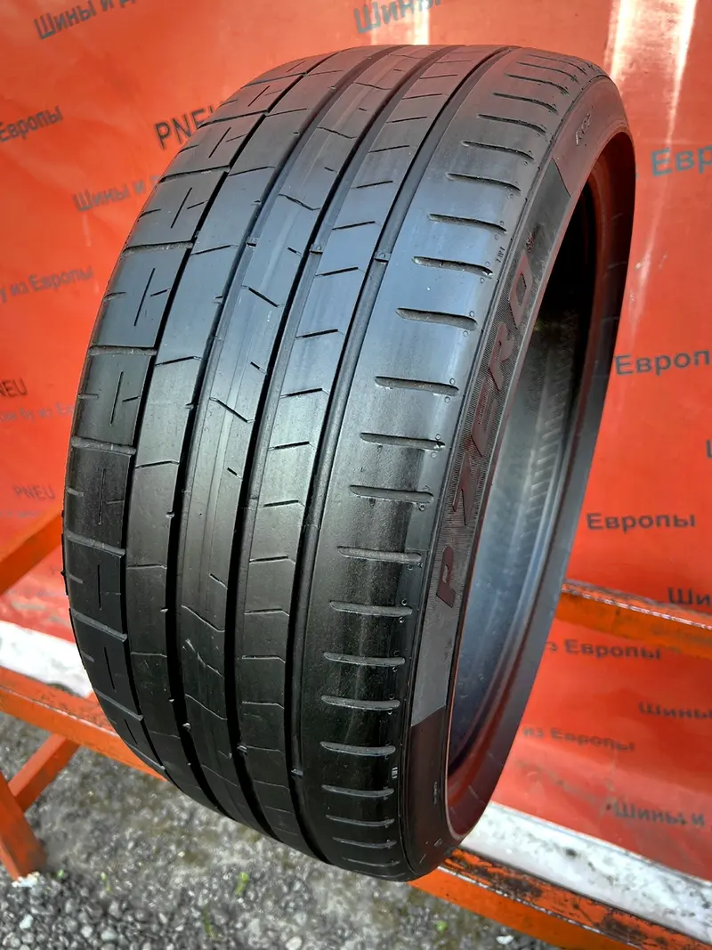 Б/у шина 235/35 R19 Pirelli P Zero PZ4 R02