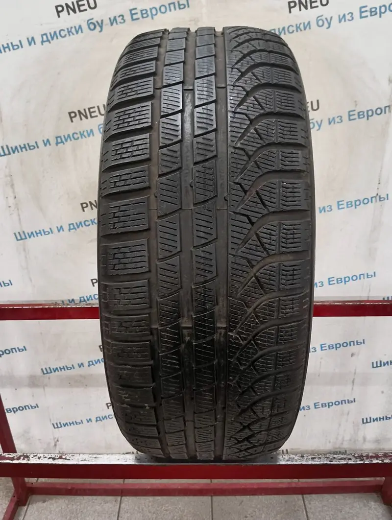 Б/у шина 235/35 R19 Pirelli P Zero Winter, фото 1