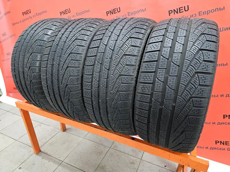 Комплект б/у шин 235/35 R19 Pirelli Winter 240 Sottozero 2