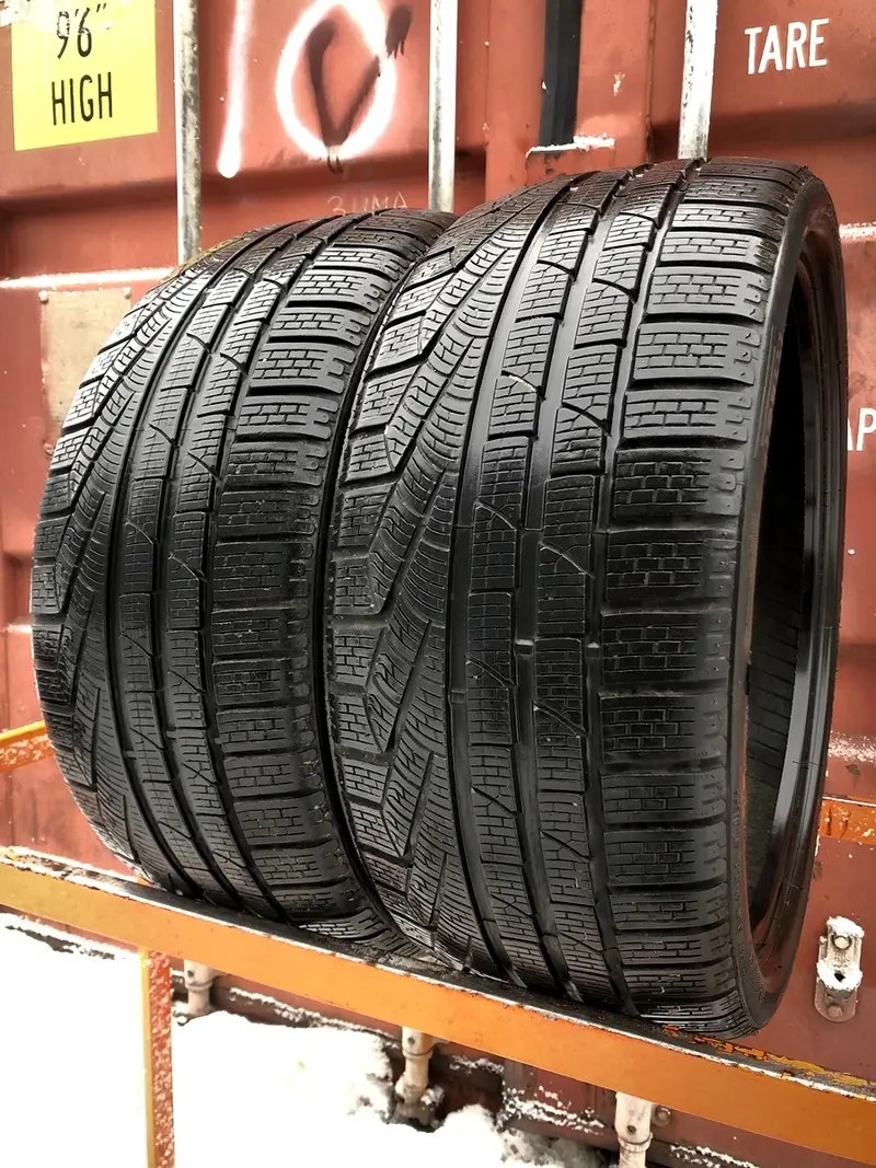 Пара б/у шин 235/35 R19 Pirelli Winter 240 Sottozero 2