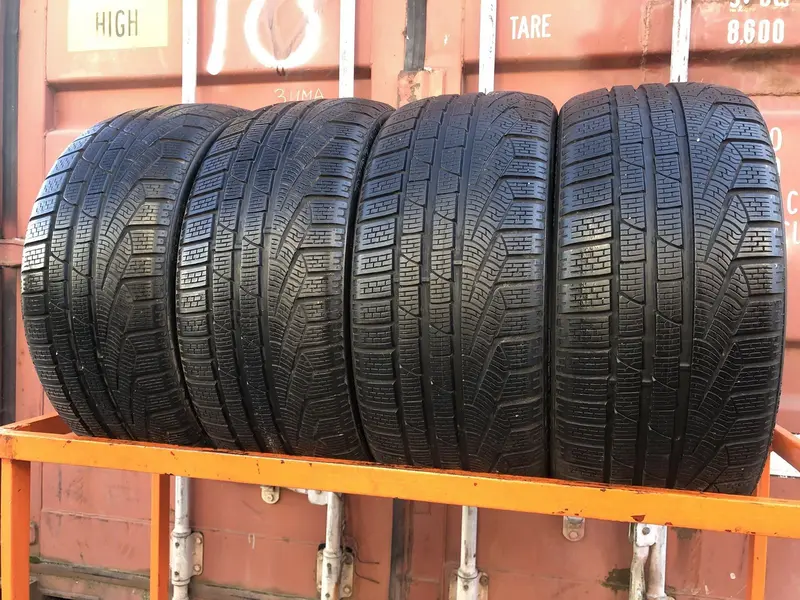 Комплект б/у шин 235/35 R19 Pirelli Winter 240 Sottozero 2, фото 1