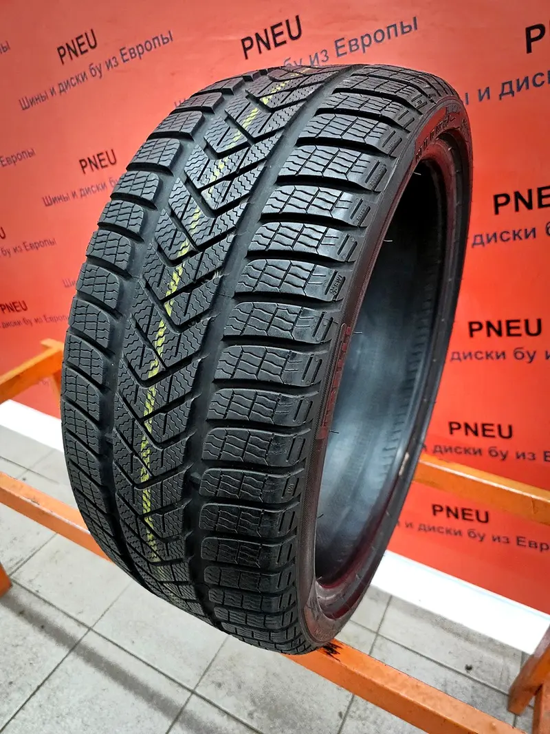 Б/у шина 235/35 R19 Pirelli Winter Sottozero 3