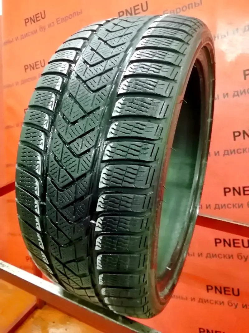 Б/у шина 235/35 R19 Pirelli Winter Sottozero 3