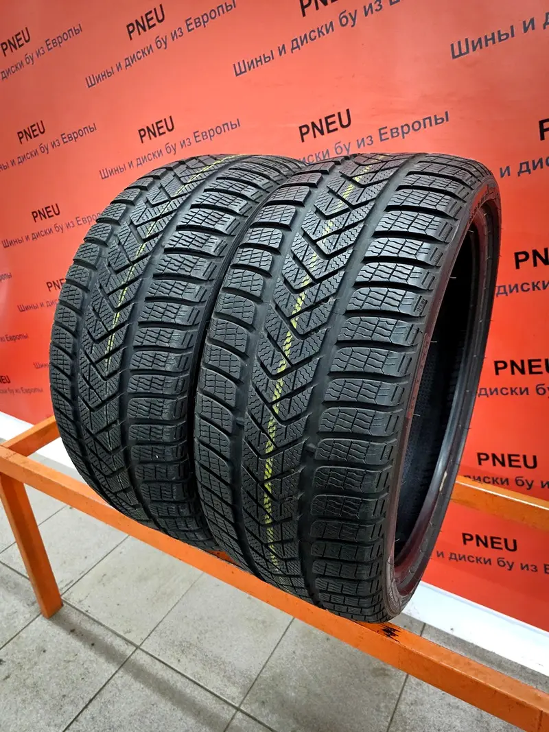 Пара б/у шин 235/35 R19 Pirelli Winter Sottozero 3