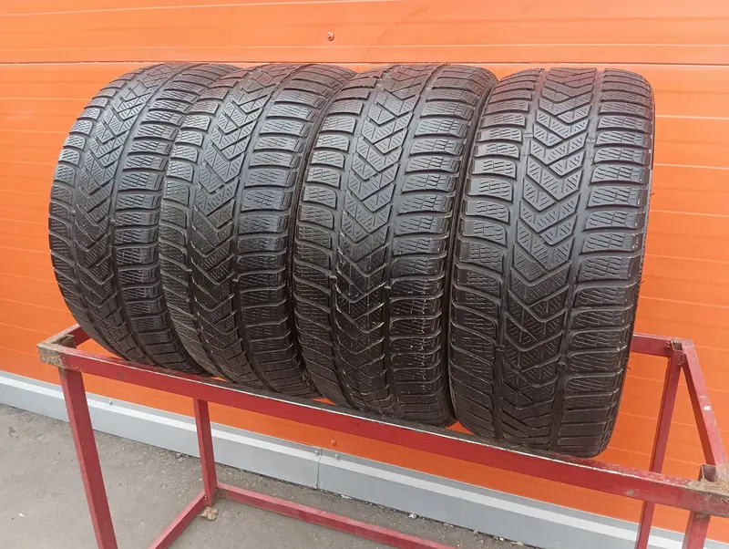 Комплект б/у шин 235/35 R19 Pirelli Winter Sottozero 3