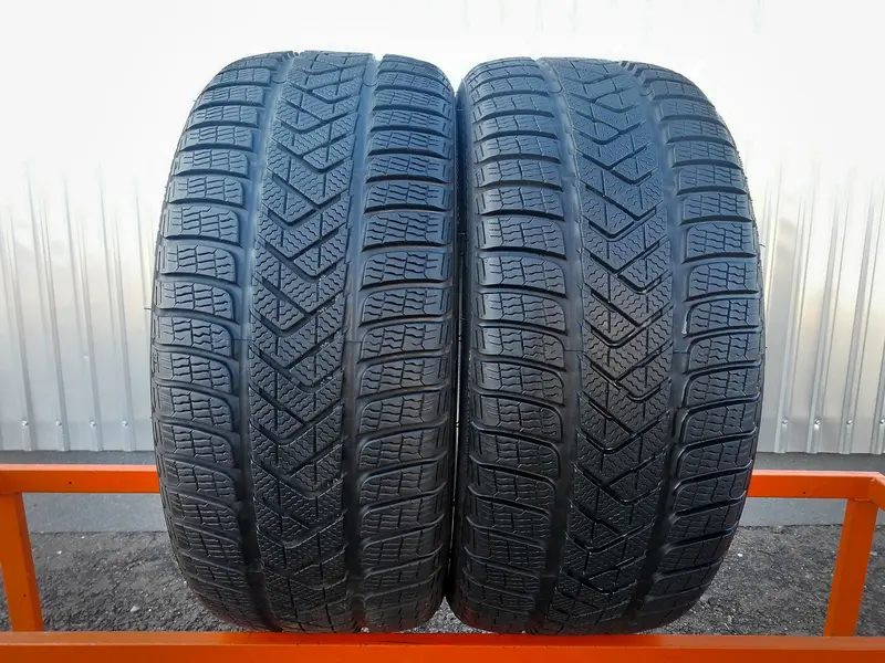 Пара б/у шин 235/35 R19 Pirelli Winter Sottozero 3