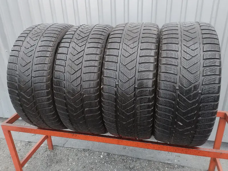 Комплект б/у шин 235/35 R19 Pirelli Winter Sottozero 3