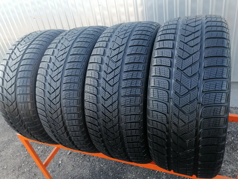 Комплект б/у шин 235/35 R19 Pirelli Winter Sottozero 3