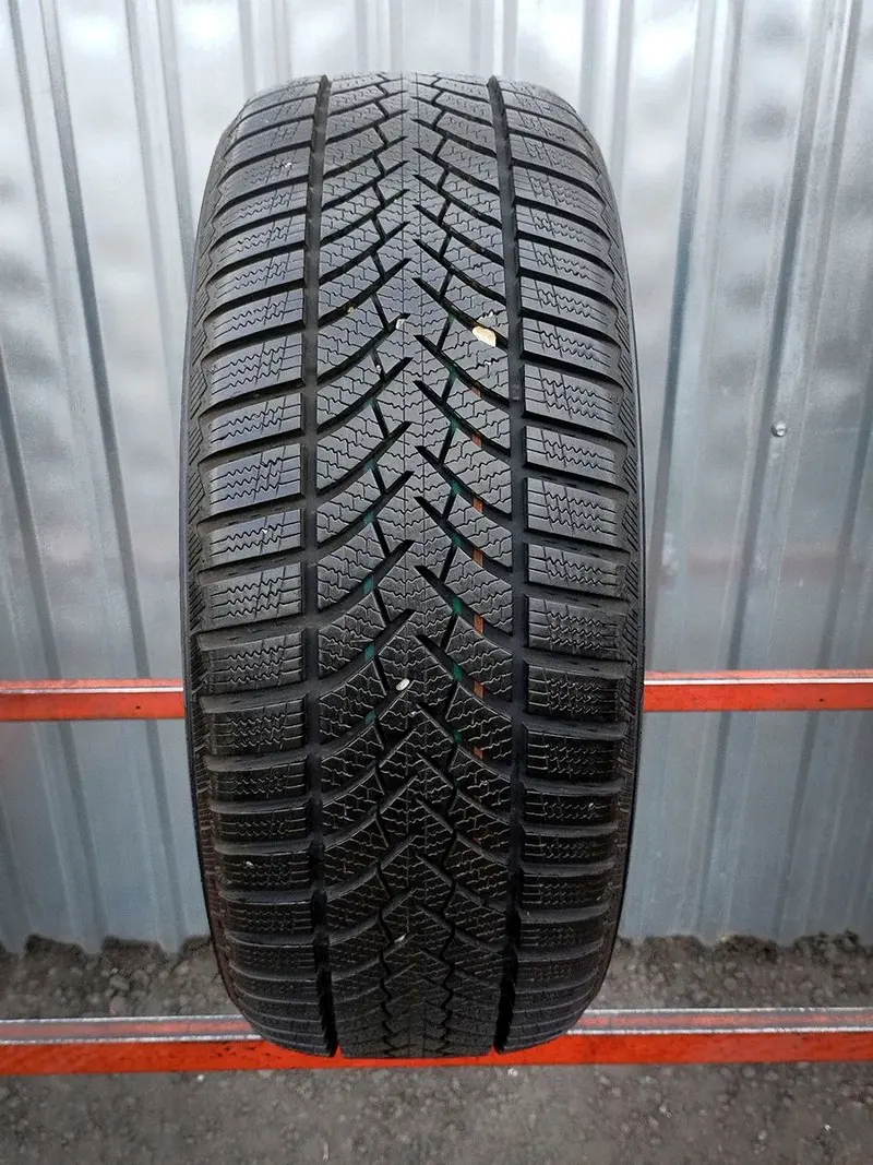 Б/у шина 235/35 R19 Semperit Speed-Grip 3