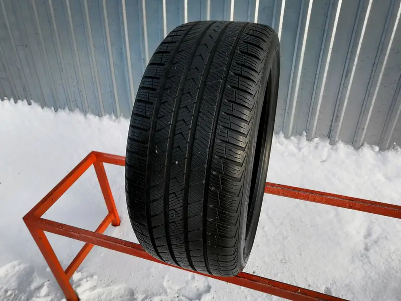 Б/у шина 235/35 R19 Vredestein Wintrac Pro
