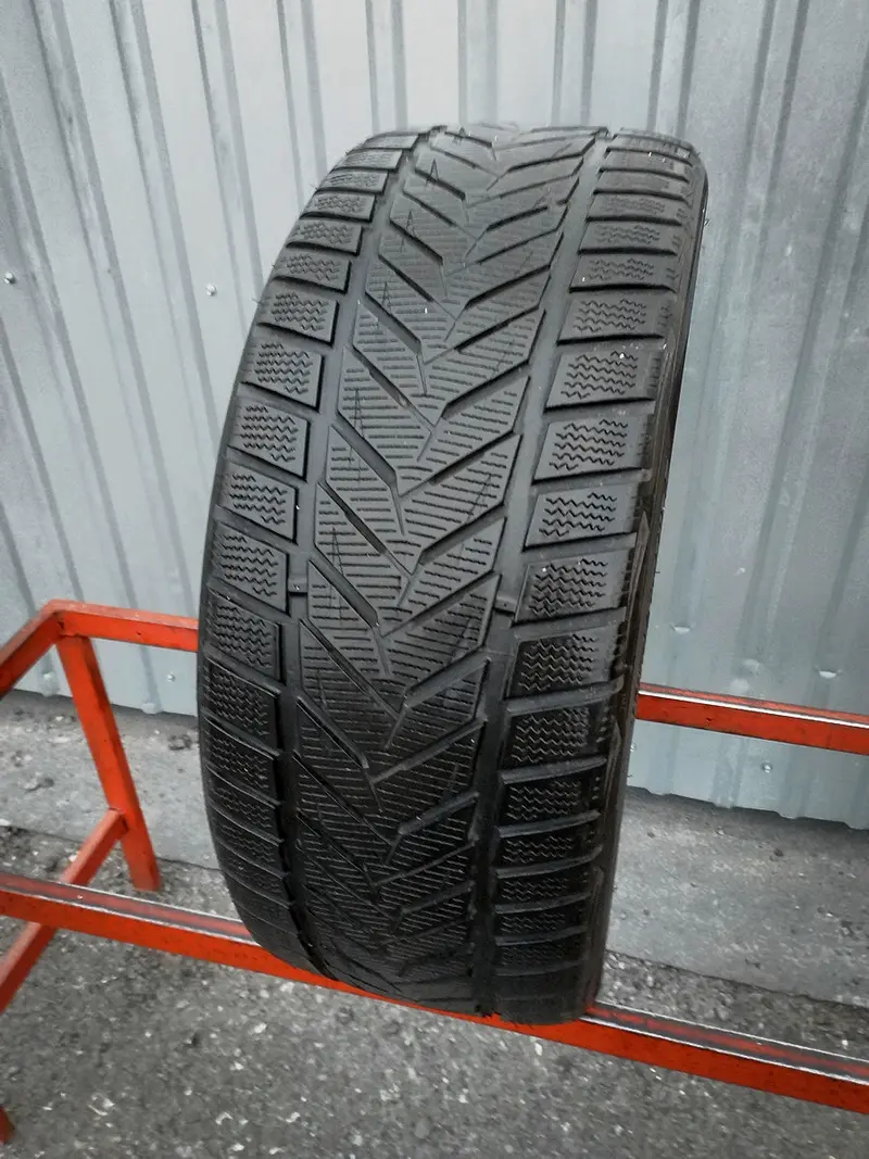 Б/у шина 235/35 R19 Vredestein Wintrac Xtreme S