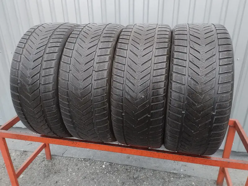 Комплект б/у шин 235/35 R19 Vredestein Wintrac Xtreme S
