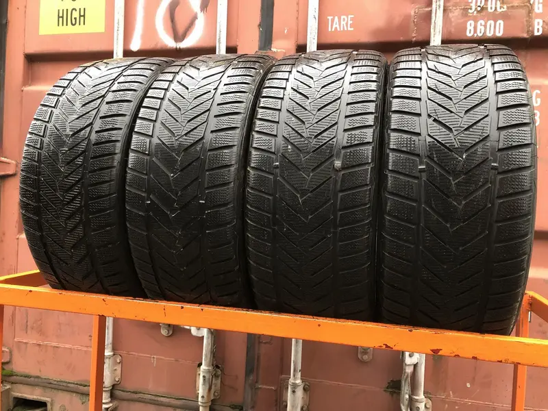 Комплект б/у шин 235/35 R19 Vredestein Wintrac Xtreme S