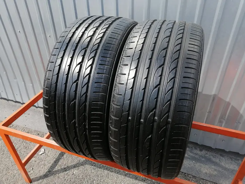 Пара б/у шин 235/35 R19 Yokohama Advan Sport V103