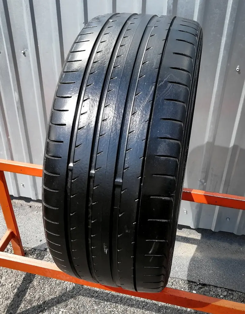 Б/у шина 235/35 R19 Yokohama Advan Sport V105