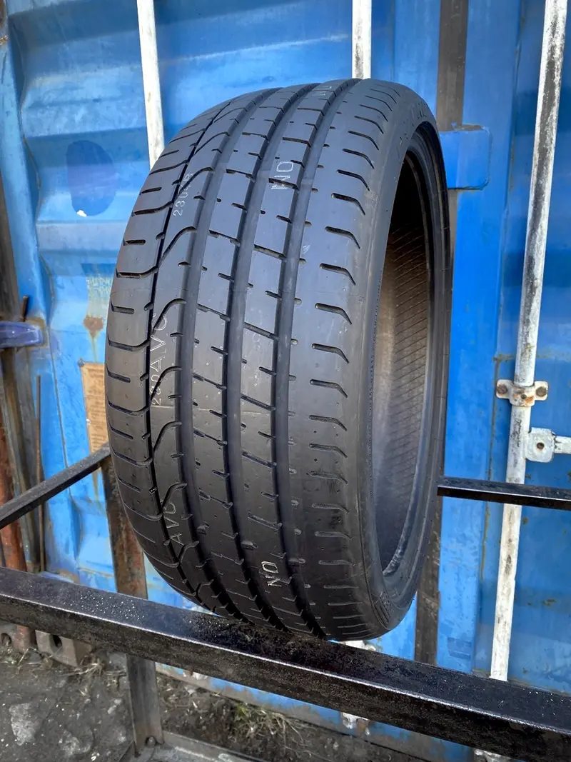 Новая шина 235/35 R20 Pirelli P Zero, фото 1