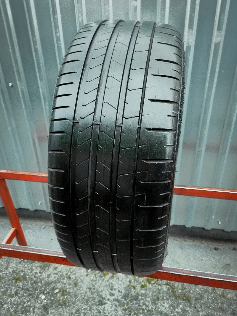 Б/у шина 235/35 R20 Pirelli P Zero PZ4 elect