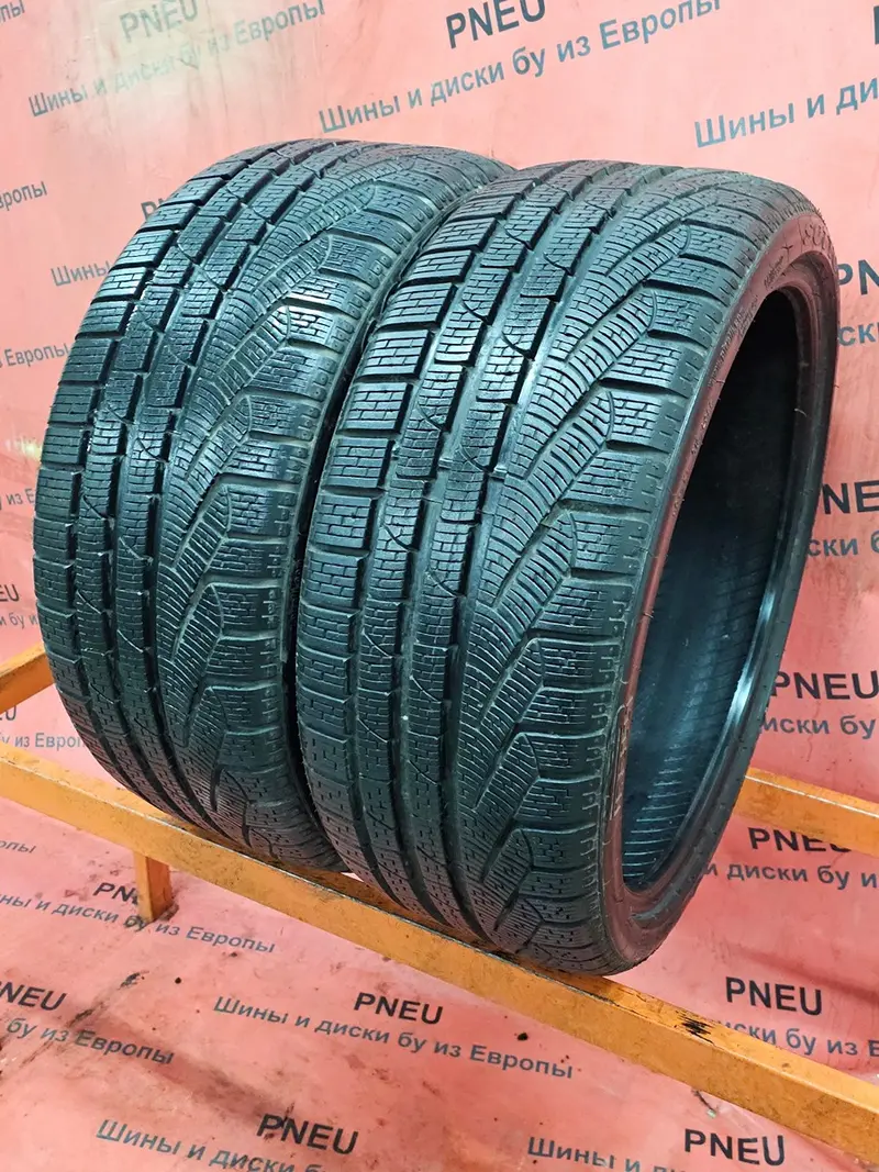 Пара б/у шин 235/35 R20 Pirelli Winter 240 Sottozero 2, фото 1