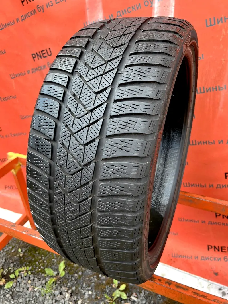 Б/у шина 235/35 R20 Pirelli Winter Sottozero 3