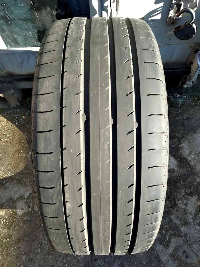 Б/у шина 235/35 R20 Yokohama Advan Sport V105