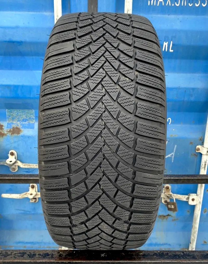 Б/у шина 235/40 R18 Bridgestone Blizzak LM-005