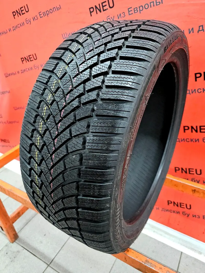 Б/у шина 235/40 R18 Bridgestone Blizzak LM-005