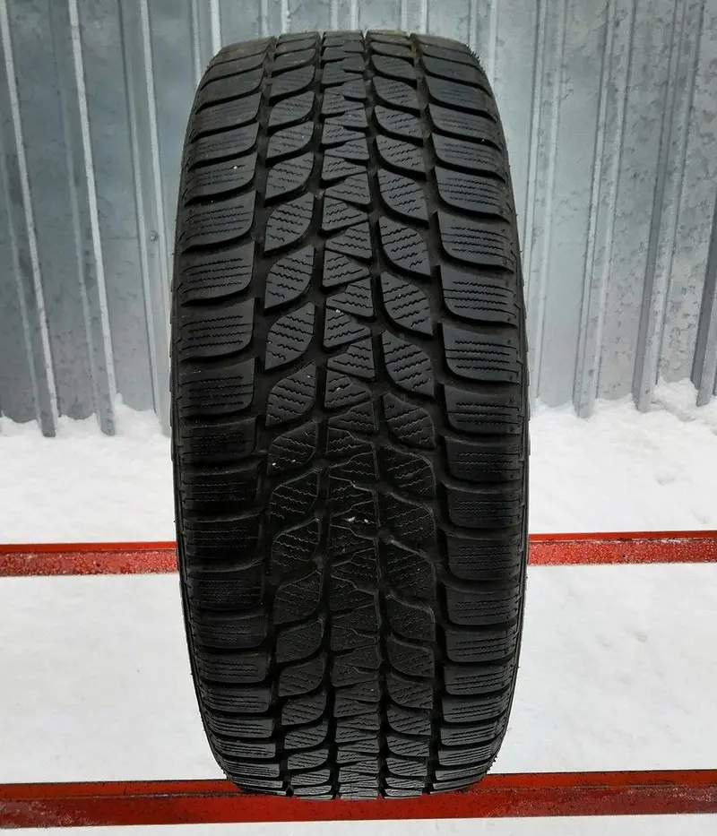 Б/у шина 235/40 R18 Bridgestone Blizzak LM25