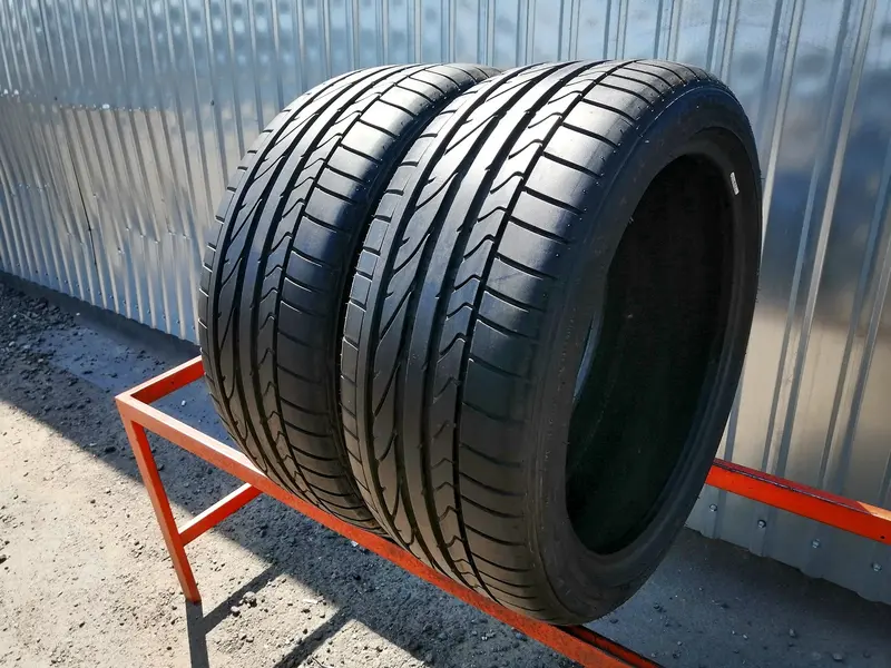 Пара б/у шин 235/40 R18 Bridgestone Potenza RE 050A