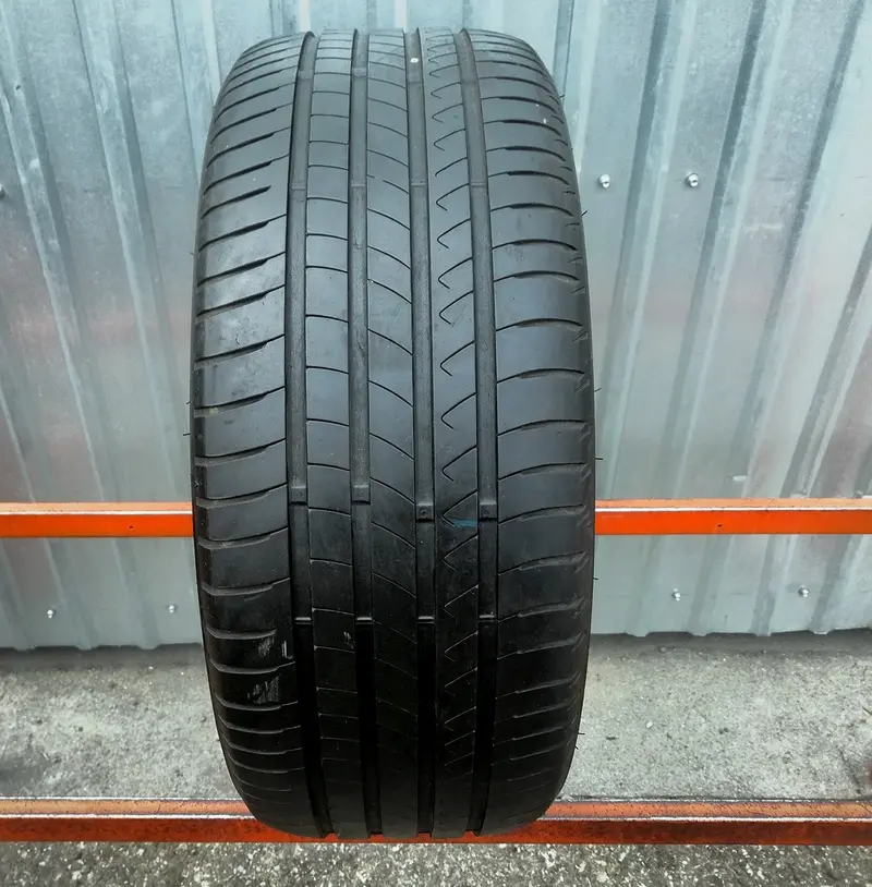 Б/у шина 235/40 R18 Dayton Touring 2