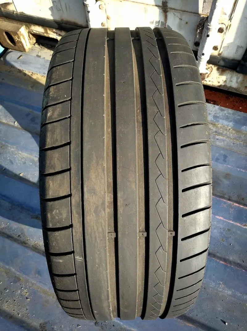 Б/у шина 235/40 R18 Dunlop SP Sport Maxx GT