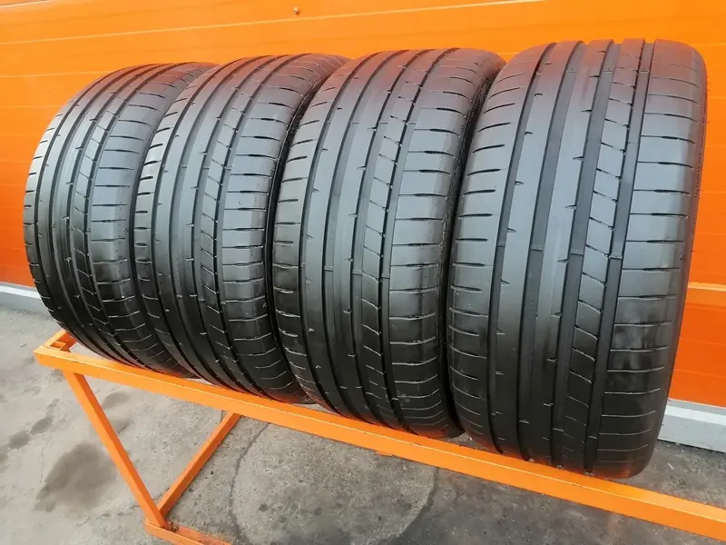 Комплект б/у шин 235/40 R18 Dunlop SP Sport Maxx RT 2, фото 1