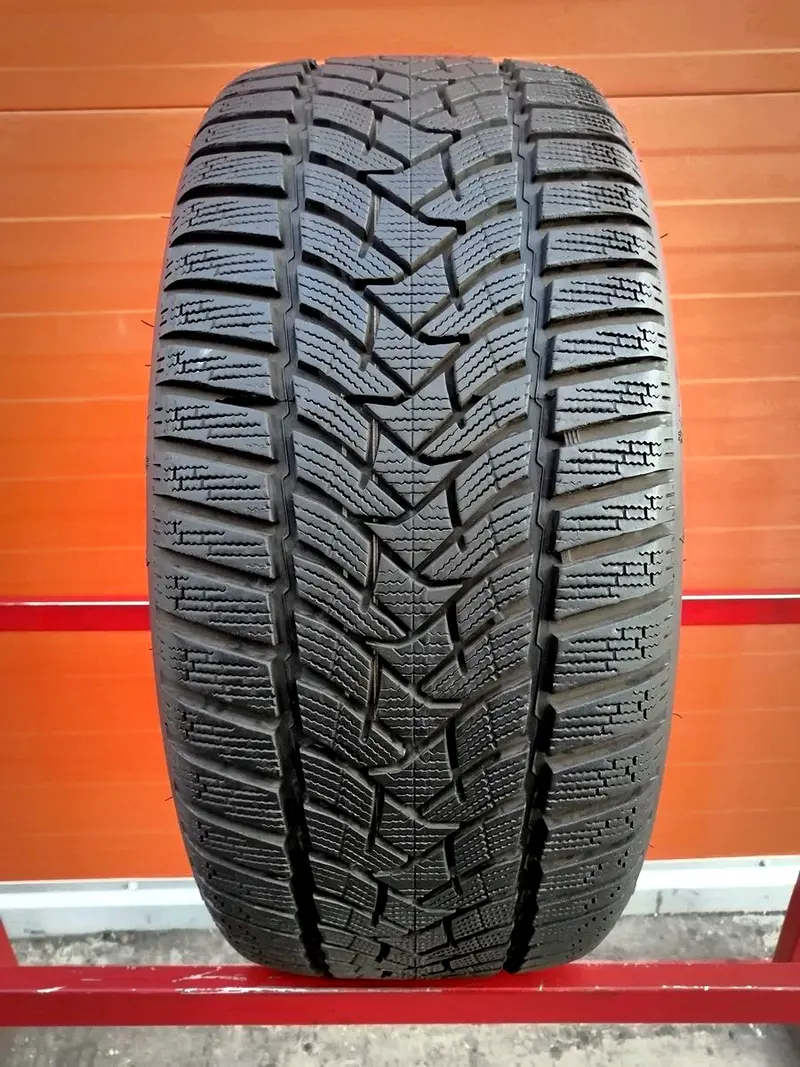 Б/у шина 235/40 R18 Dunlop Winter Sport 5
