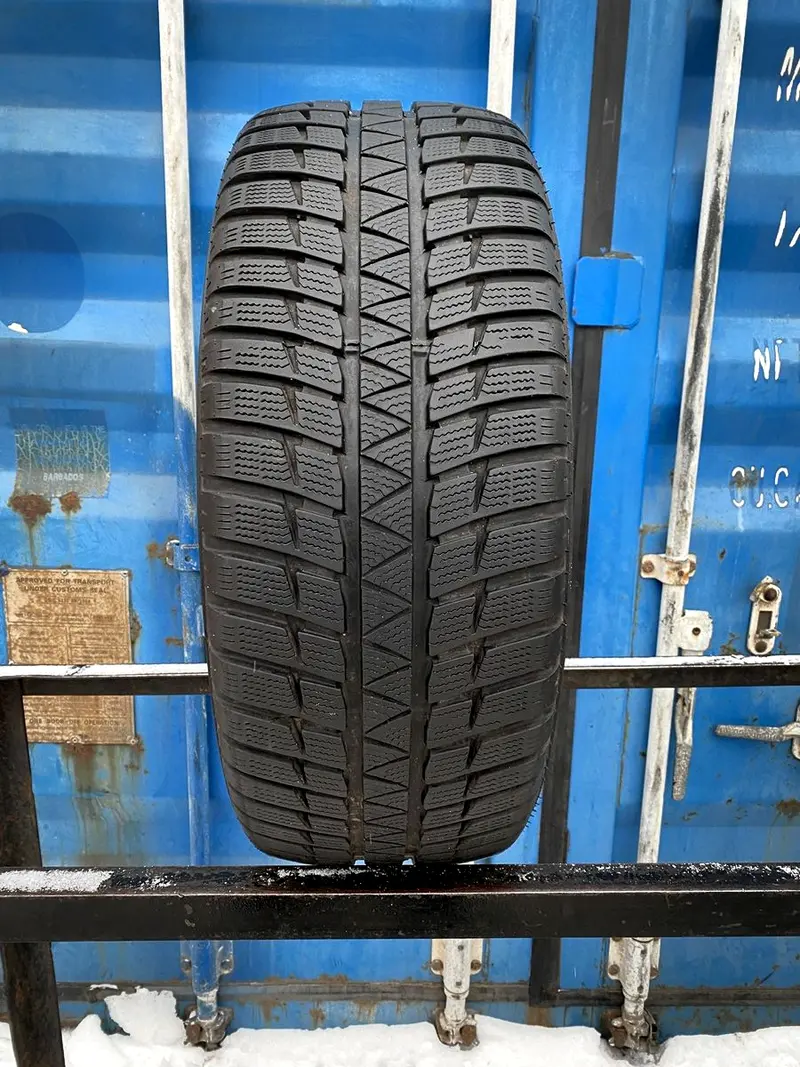 Б/у шина 235/40 R18 Falken Eurowinter HS-449