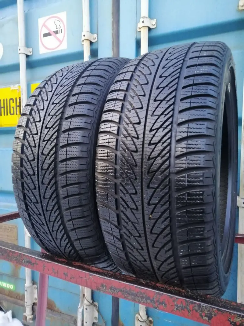 Пара б/у шин 235/40 R18 Goodyear Ultra Grip 8 Performance, фото 1