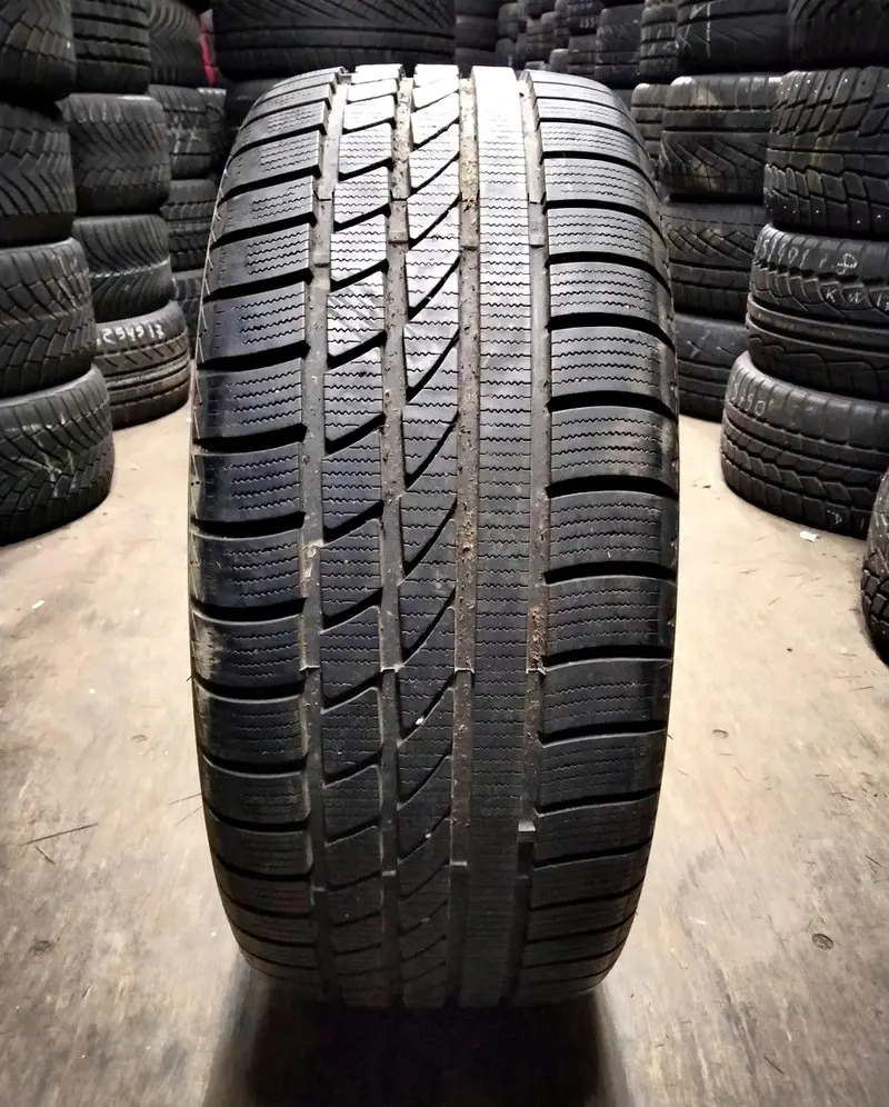 Б/у шина 235/40 R18 Hankook Ice Bear W300