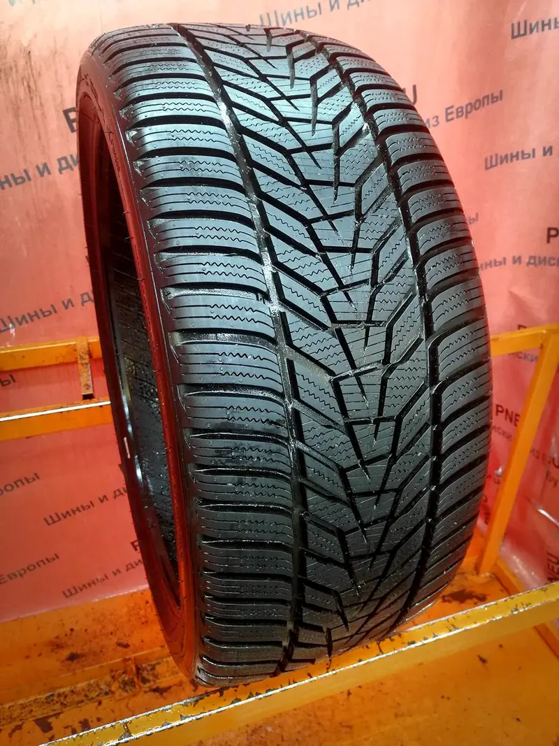 Б/у шина 235/40 R18 Hankook Winter I cept Evo3 W330