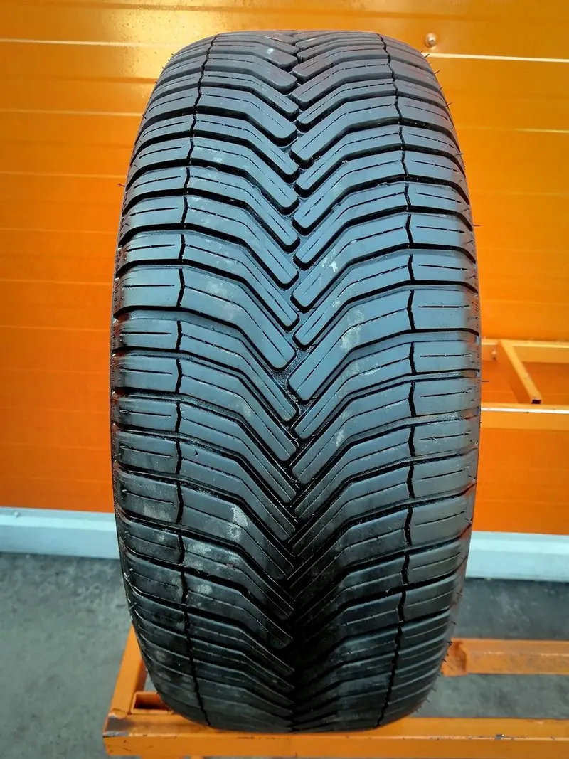 Б/у шина 235/40 R18 Michelin CrossClimate+