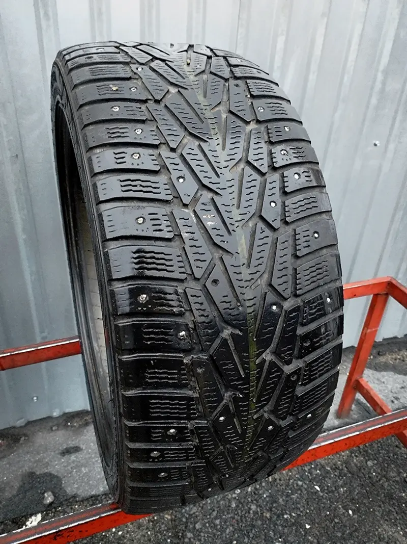 Б/у шина 235/40 R18 Nokian Hakkapeliitta 7