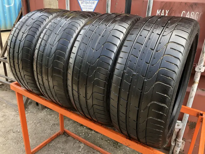 Комплект б/у шин 235/40 R18 Pirelli P Zero