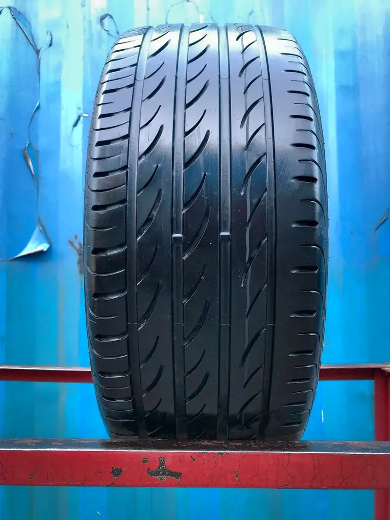 Б/у шина 235/40 R18 Pirelli P Zero Nero, фото 1