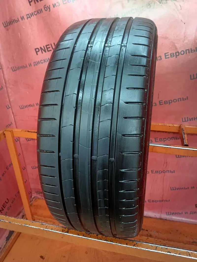 Б/у шина 235/40 R18 Pirelli P Zero PZ4