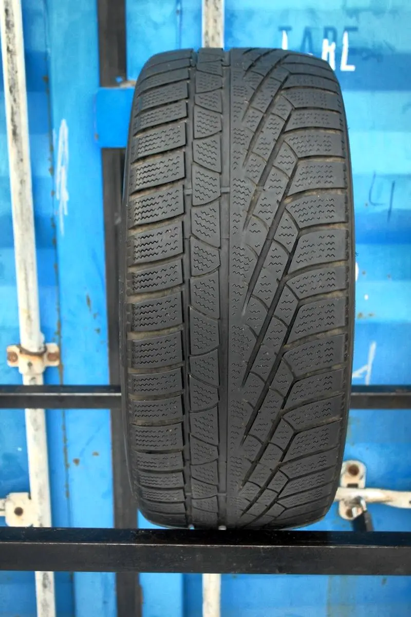Б/у шина 235/40 R18 Pirelli Winter 240 Sottozero