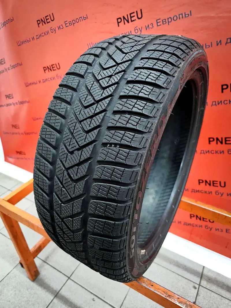 Б/у шина 235/40 R18 Pirelli Winter Sottozero 3