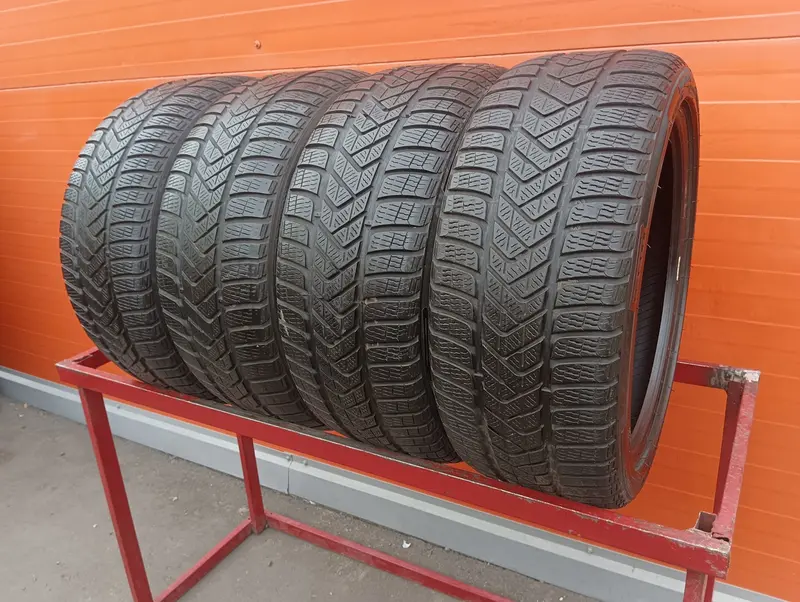 Комплект б/у шин 235/40 R18 Pirelli Winter Sottozero 3